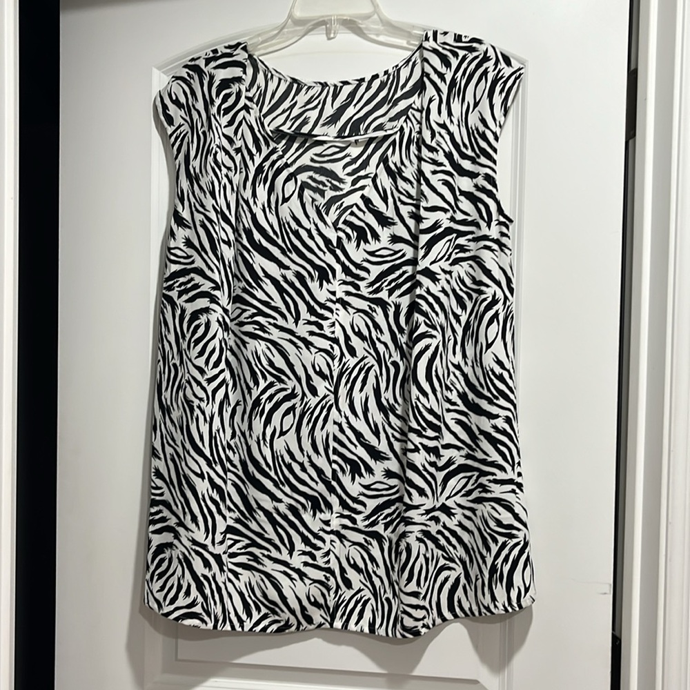 Halogen Black & White Animal Print Tunic - Picture 3 of 5